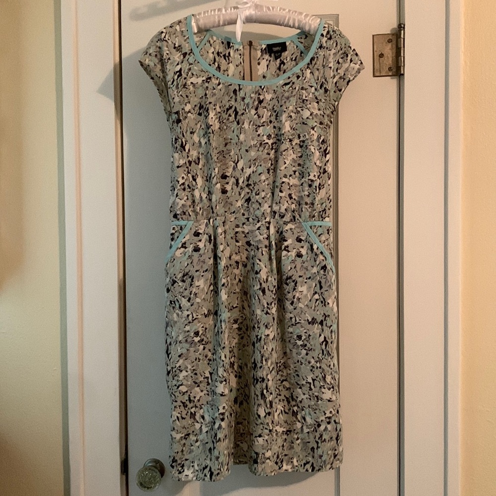 Mossimo Dress with Teal & Black pattern is super cute, Pockets, Back zip, Comfy